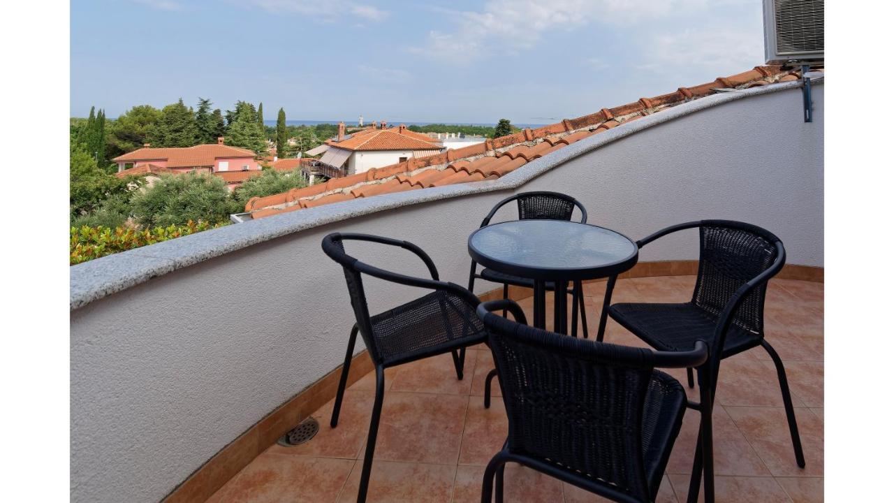 Apartments El Faro Савудрия Екстериор снимка