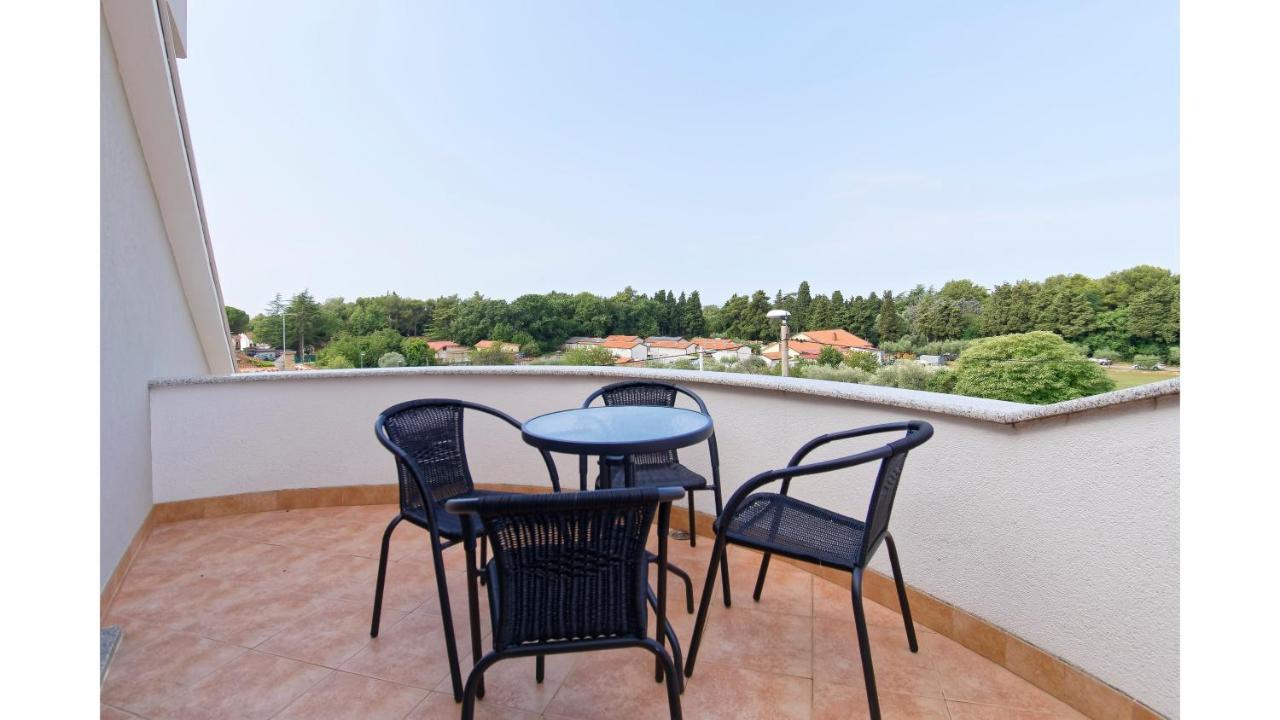 Apartments El Faro Савудрия Екстериор снимка